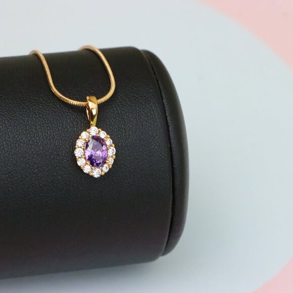 "Purple Oval Pendant with Halo in Gold-Plated Brass – Delicate Glamour, XPPT1816 - Picture 4 of 13